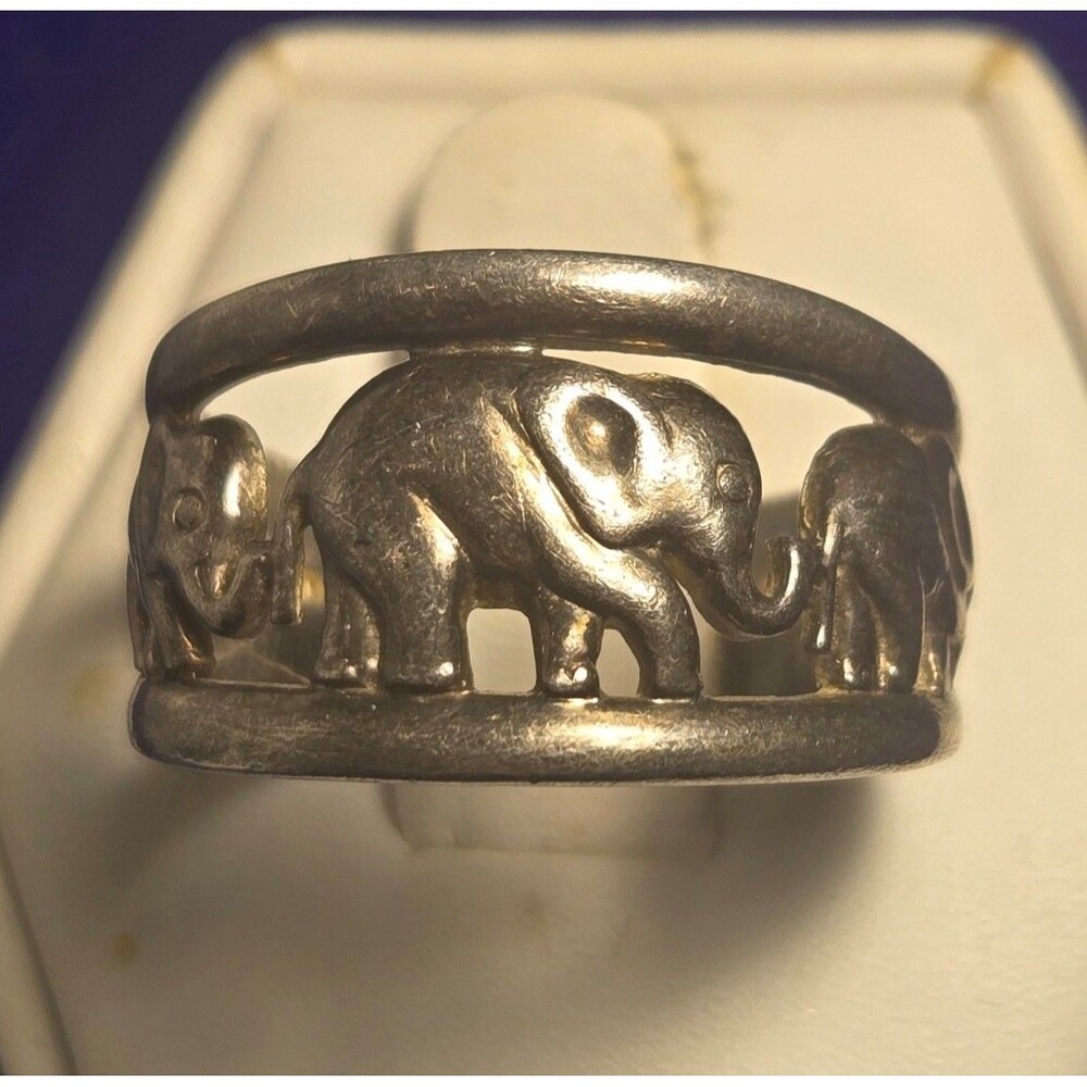 Elephants Vintage Sterling Silver 925 Ring Sz 8.5